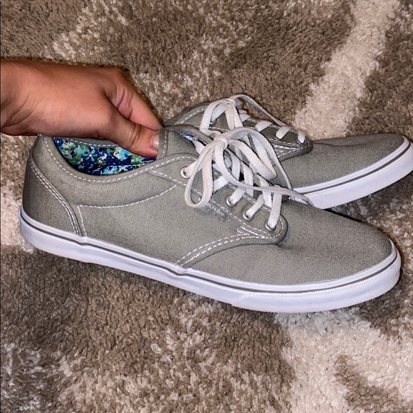 Vans - Picture 2 of 4